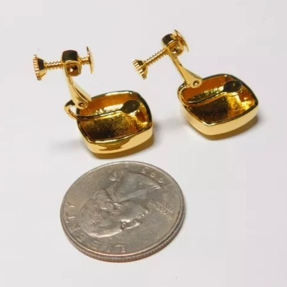 Signed Napier Gold Tone Metal Square Clip On Earrings Vintage - Picture 4 of 4